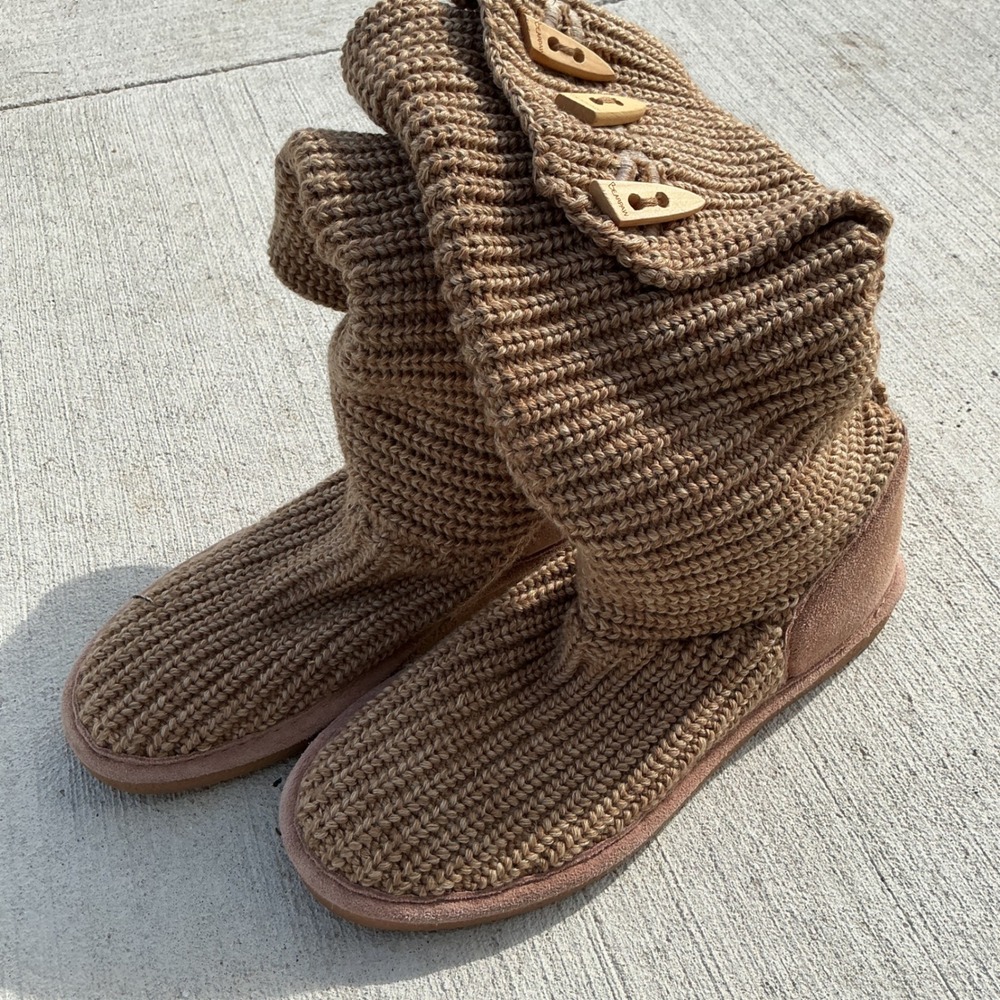 Bearpaw Knit Tall Toggle Button Boots Womens 10 Tan Sweater Bohemian Cozy